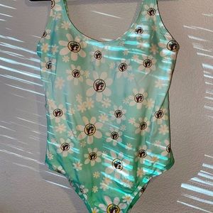 One piece swimsuit from Buc-ee’s. Used but still in good condition.